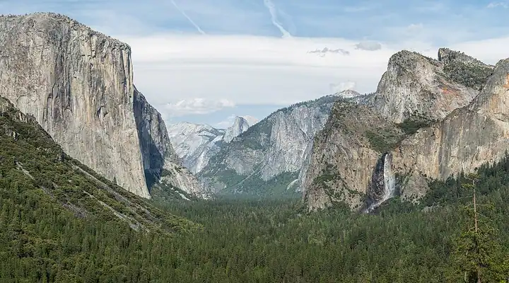 A view of Yosemite Valley in California